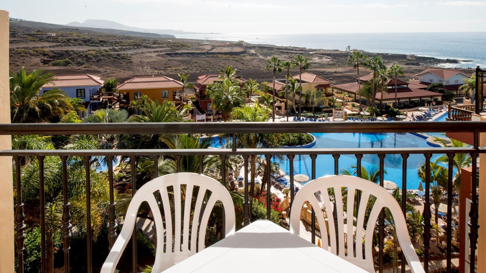 rooms-standard-balcony-or-terrace