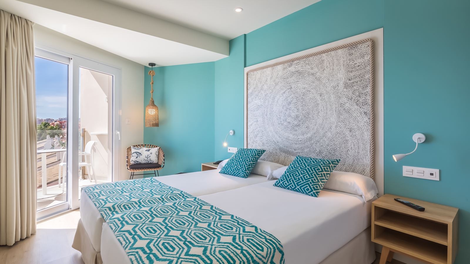 rooms-double-room-with-balcony-or-terrace