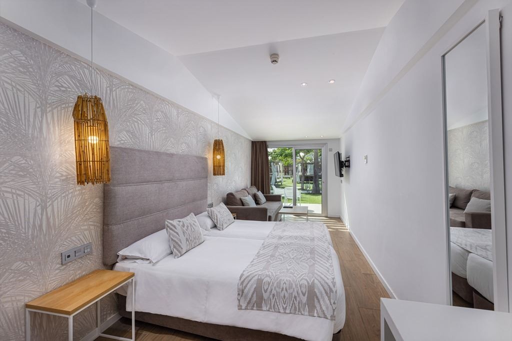 rooms-ajs-adults-only-junior-suite-with-garden-view-and-terrace