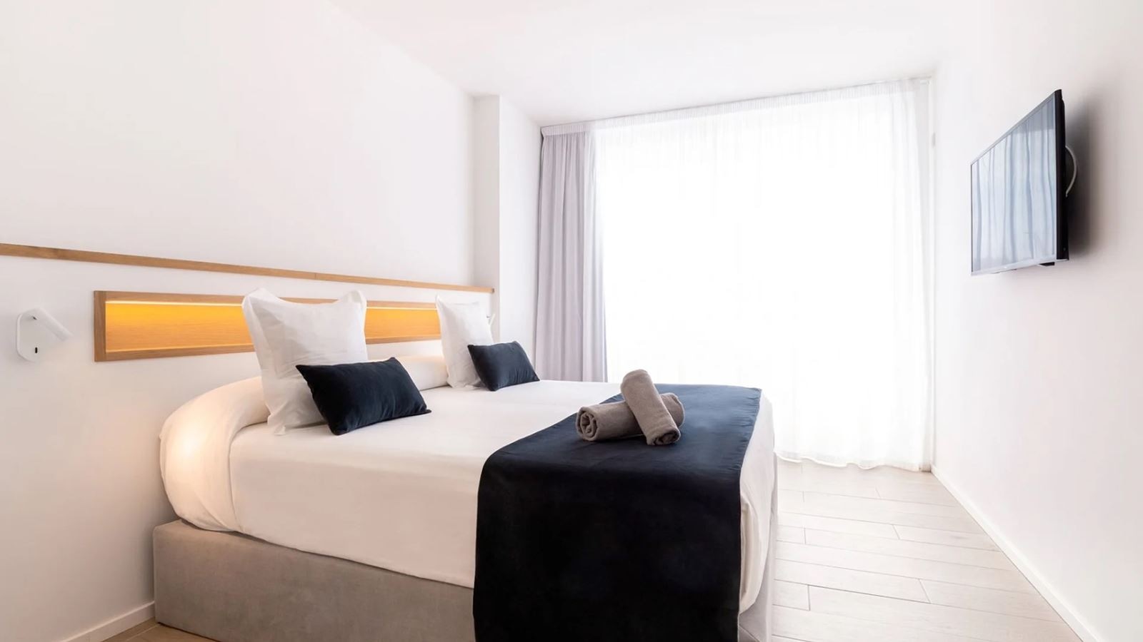 rooms-du--double-single-use-room-with-balcony-or-terraace