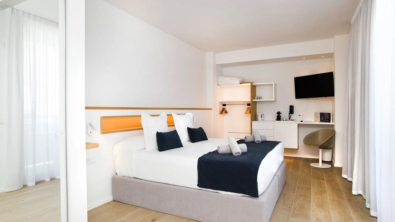 rooms-ds--double-superior-room-with-balcony-or-terraace