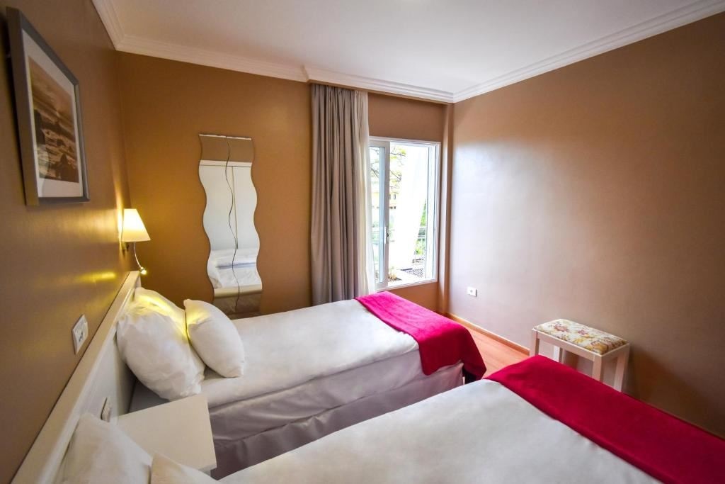 rooms-apartment-1-bedroom-mountain-view-balcony-or-terrace-a1vta1vcsu