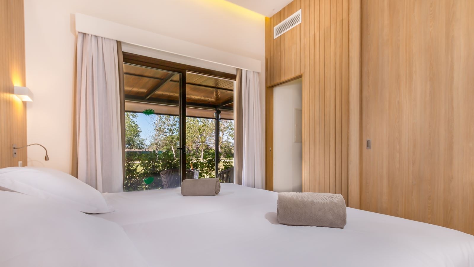 rooms-dg--bungalow-gold