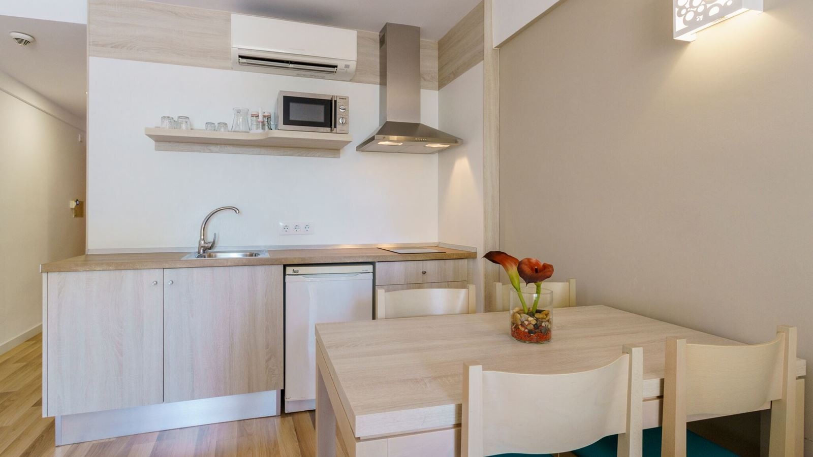 rooms-apartment-superio-with-views