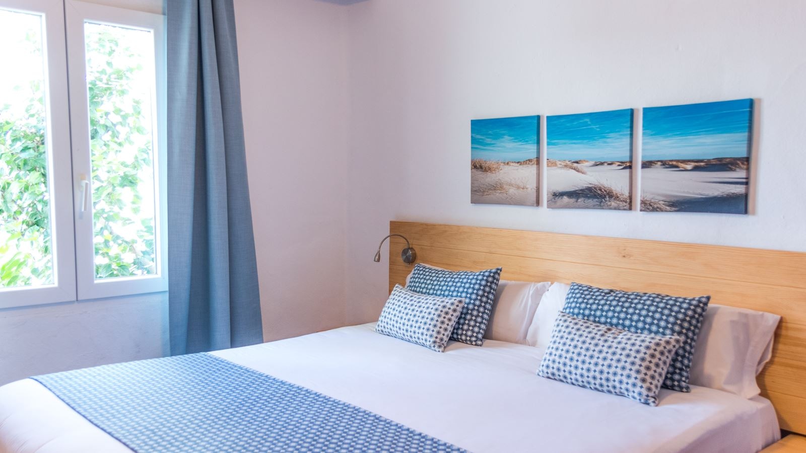 rooms-al--1-bedroom-apartment-superior-lateral-sea-view-balcony-or-terrace