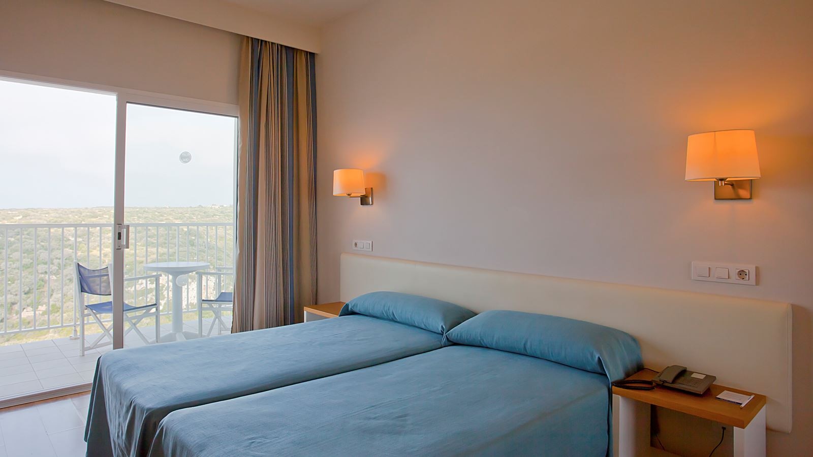 rooms-dm--twin-room-sea-view-balcony-or-terrace