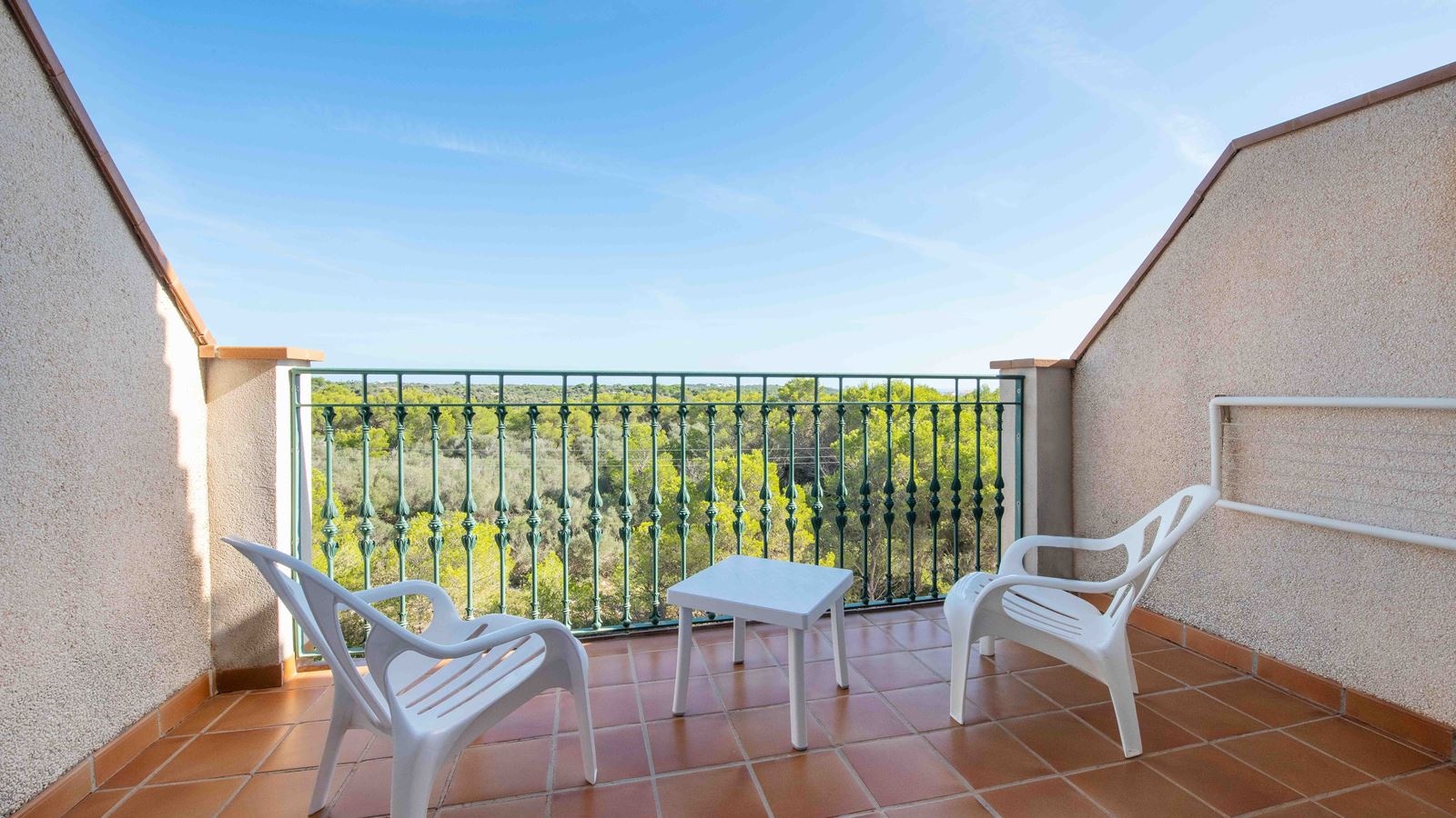 rooms-db--twin-room-with-bath-balcony-or-terrace