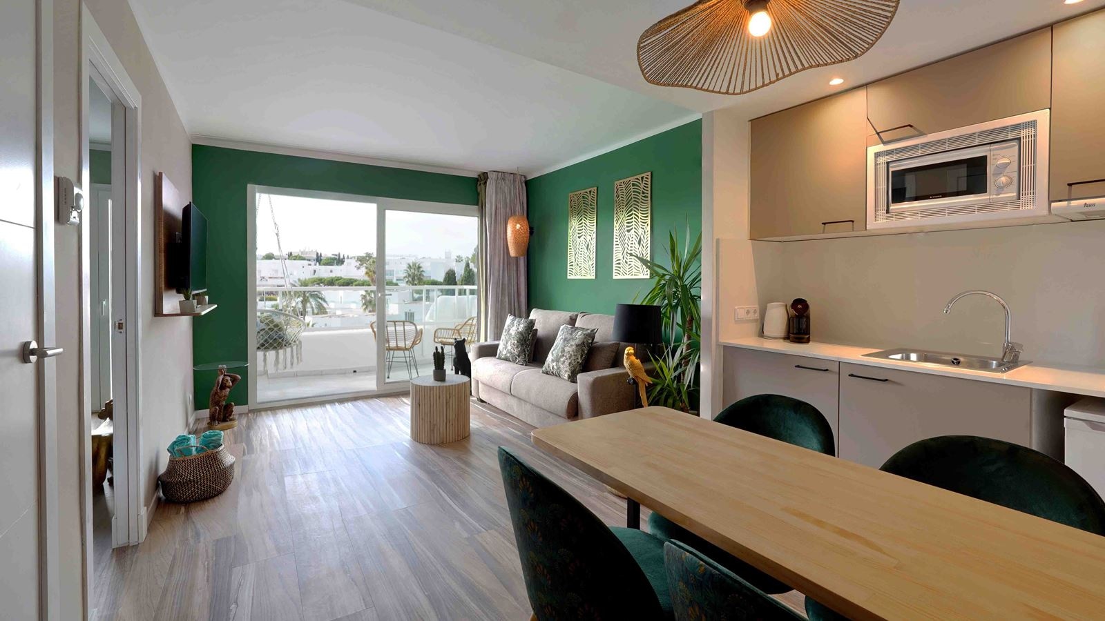 rooms-apartment-superior-pool-view