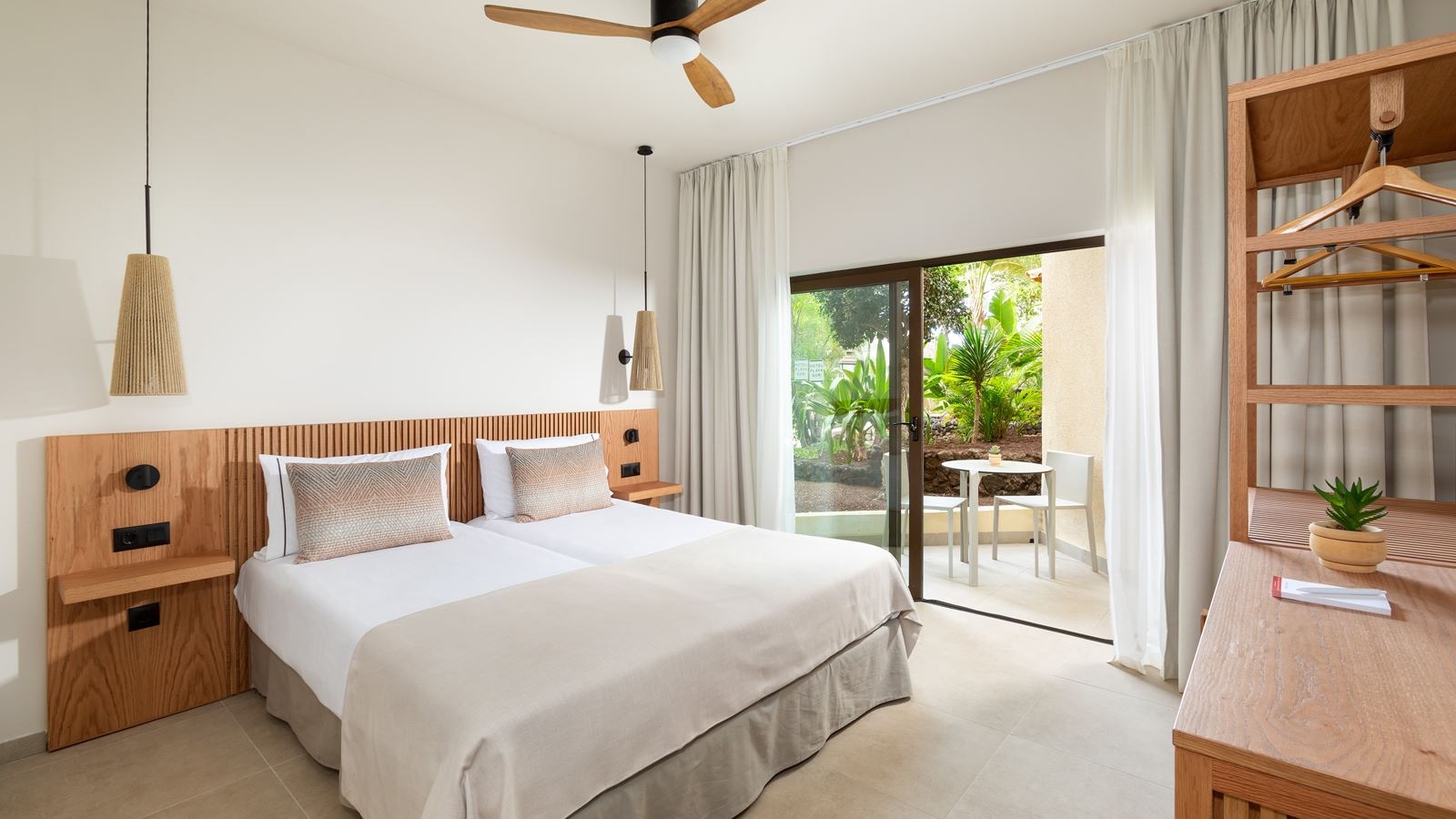 rooms-double-superior-balcony-or-terrace-g