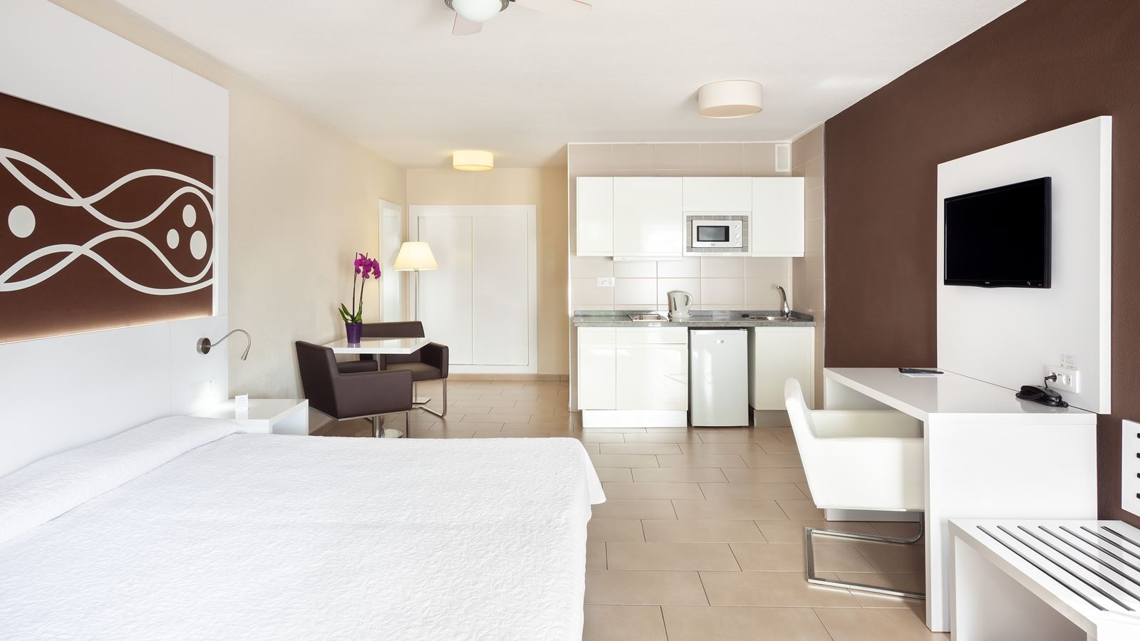 rooms-studio-premium-with-balcony-or-terrace