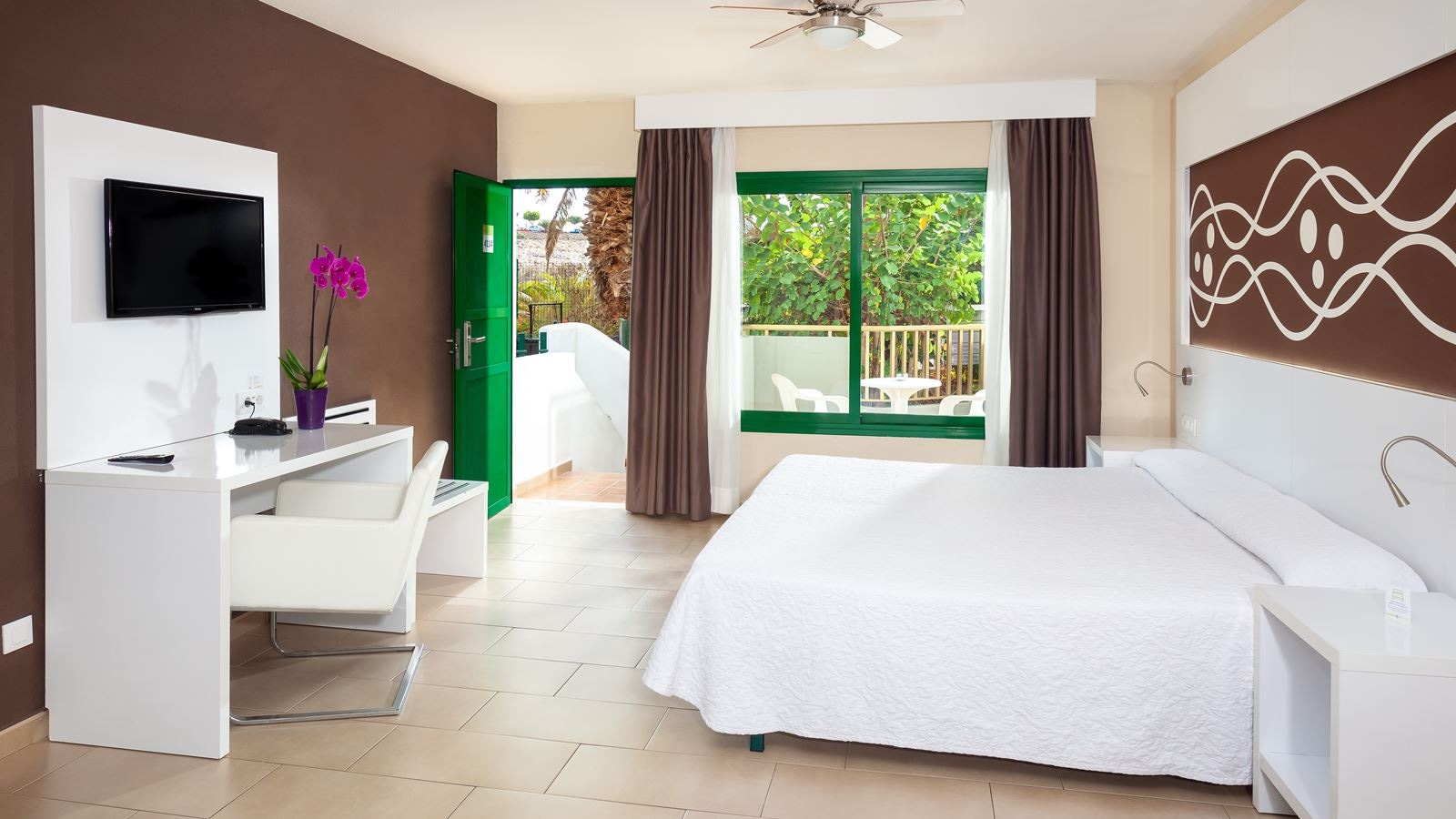 rooms-studio-premium-with-balcony-or-terrace