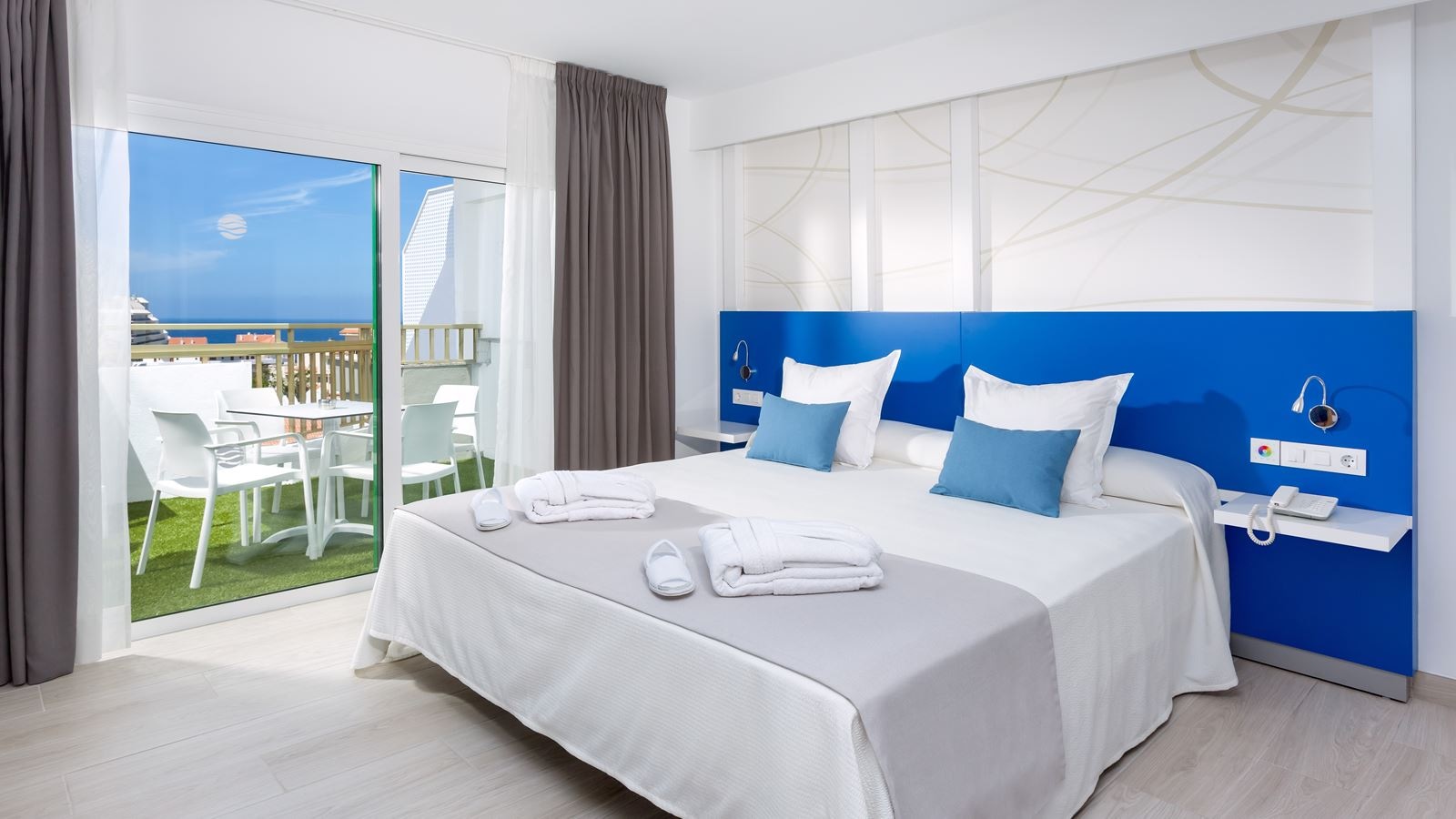 rooms-suite-with-balcony-or-terrace