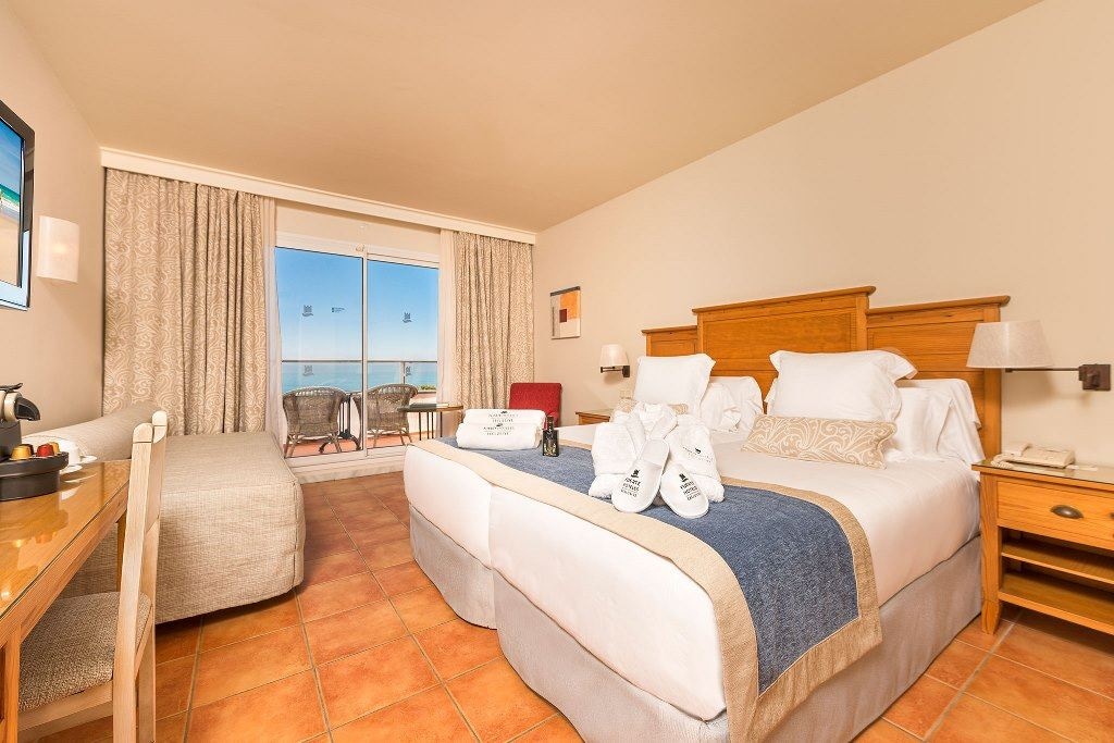 rooms-dv--twin-sea-view