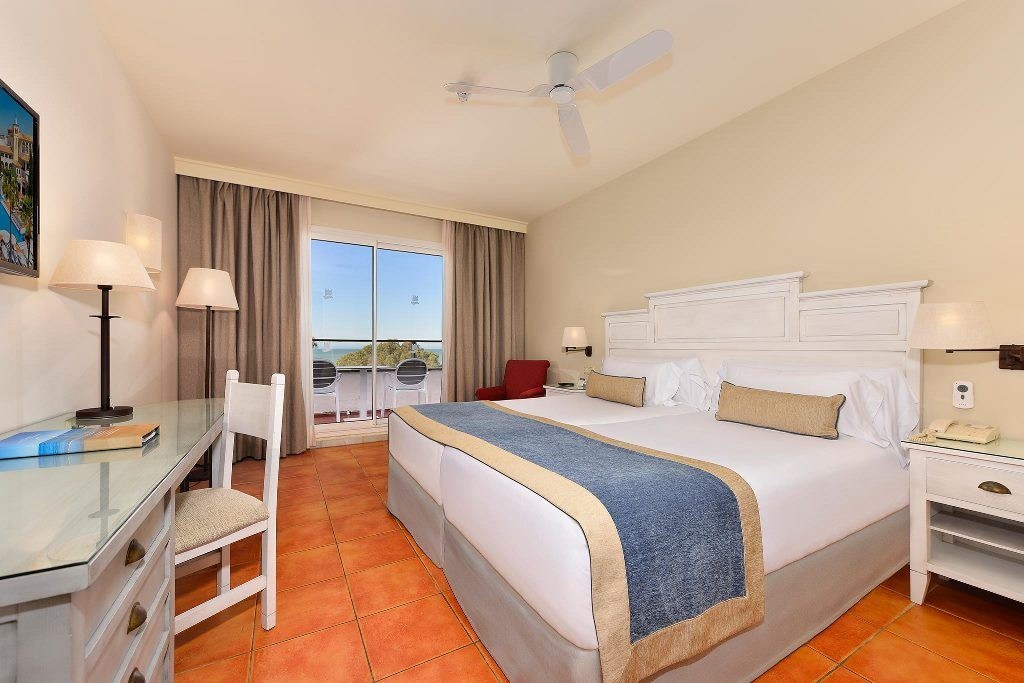 rooms-dl--twin-side-sea-view