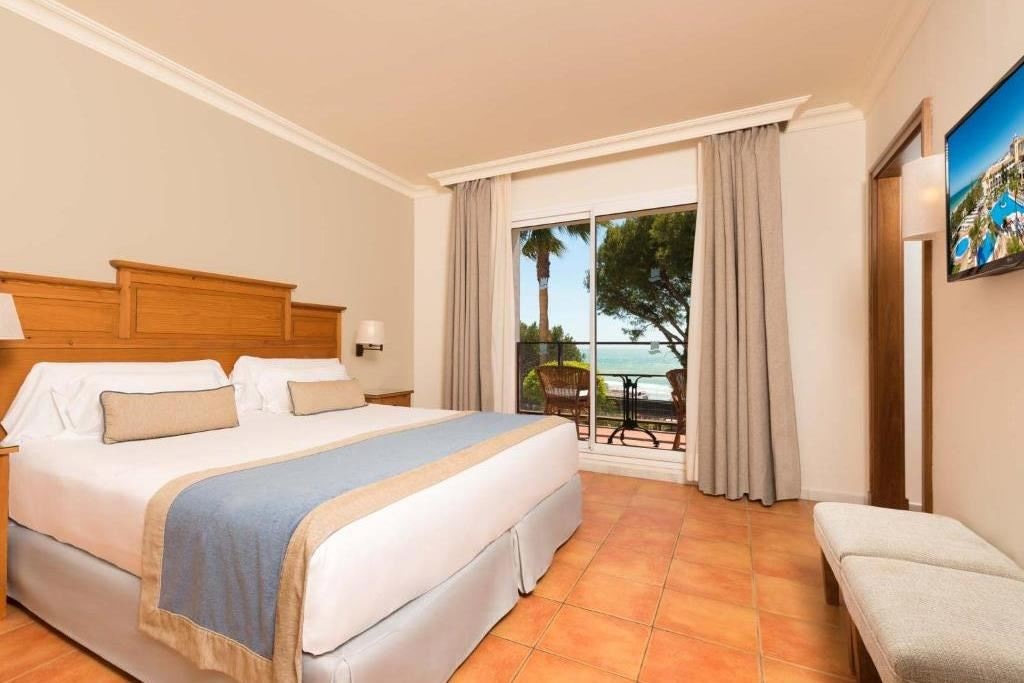 rooms-js--junior-suite