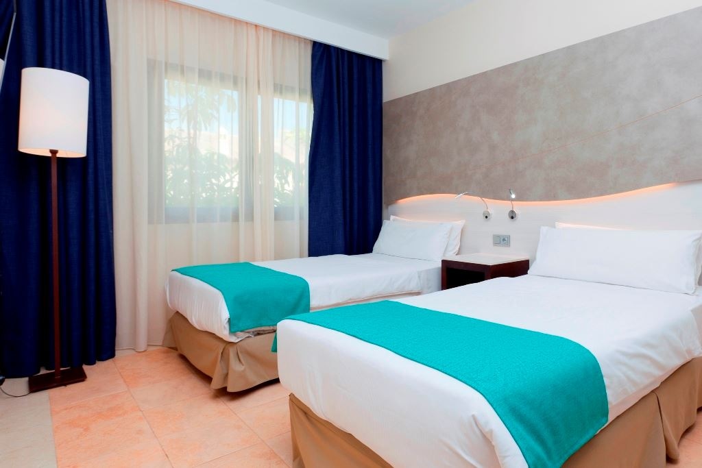 rooms-df--family-room