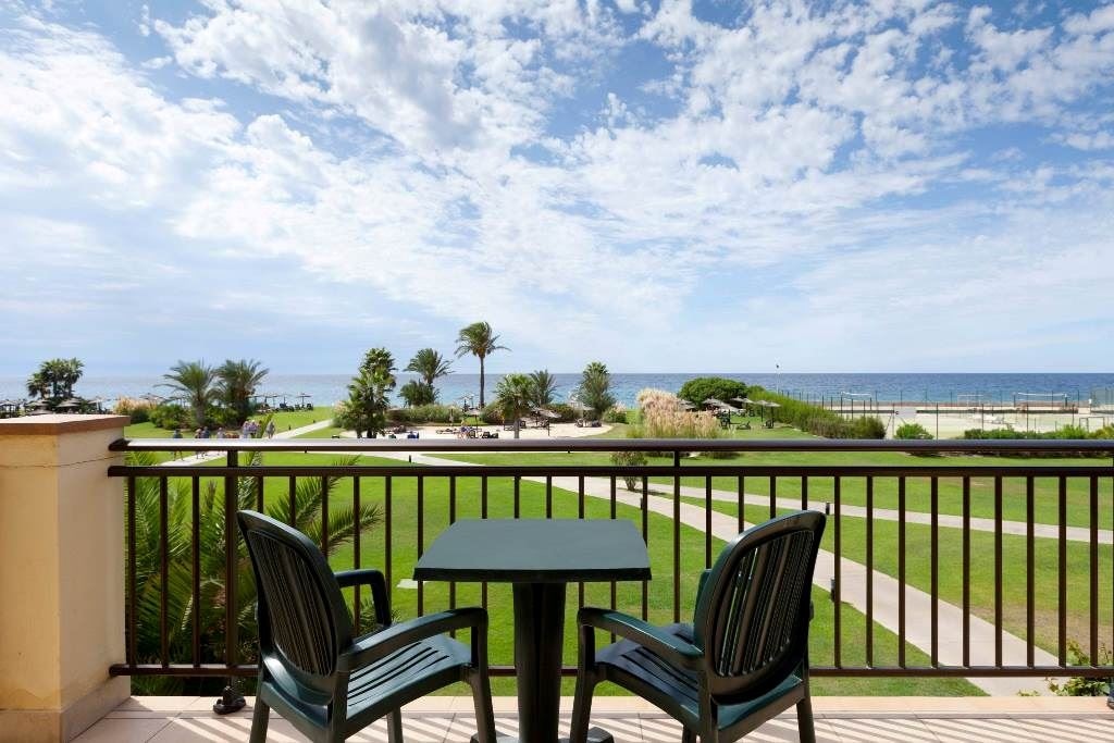 rooms-dv--frontal-sea-view-room