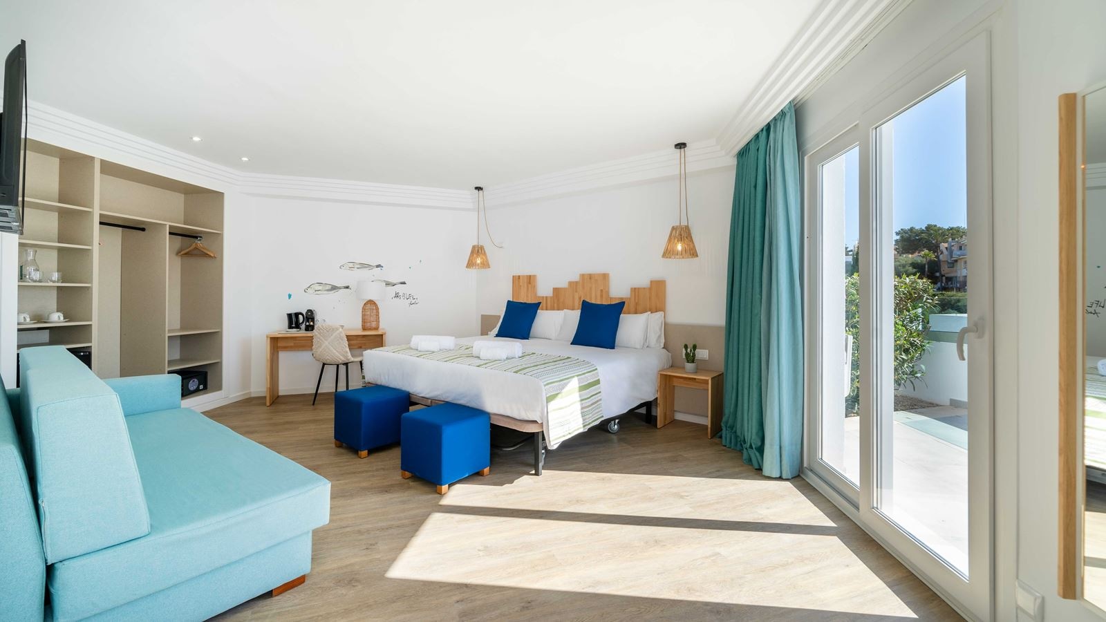 rooms-junior-suite-balcon-or-terrace-a