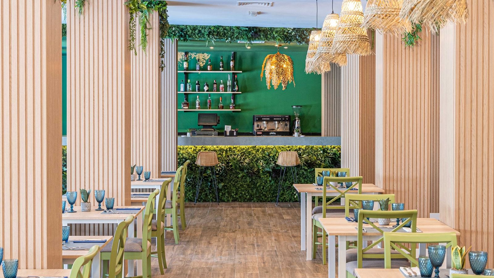 restaurants-main-restaurant-bar