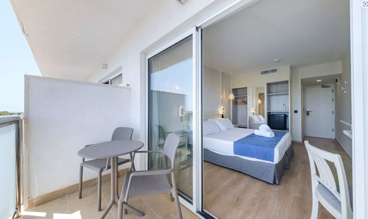 rooms-double-room-balcony