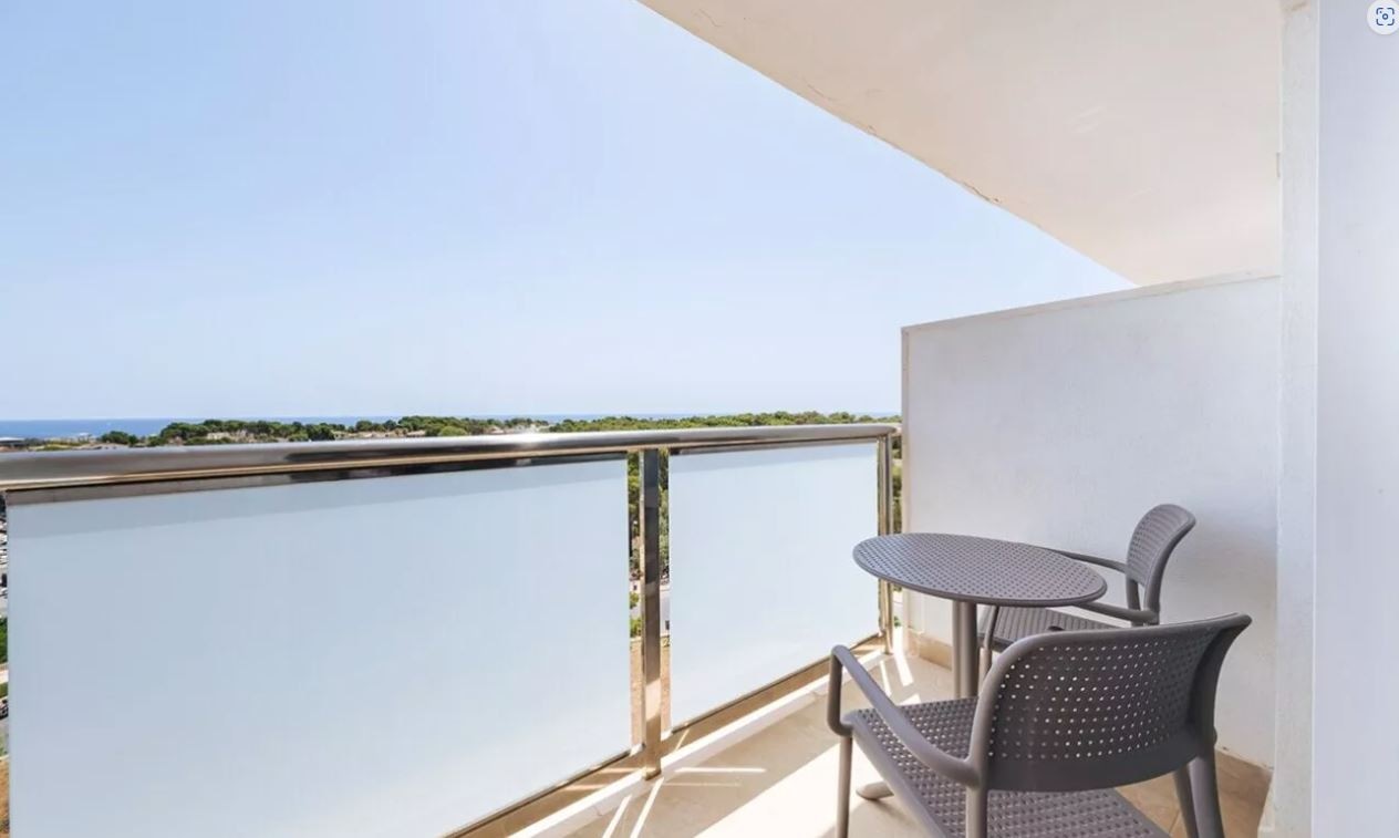 rooms-double-room-harbour-view-balcony