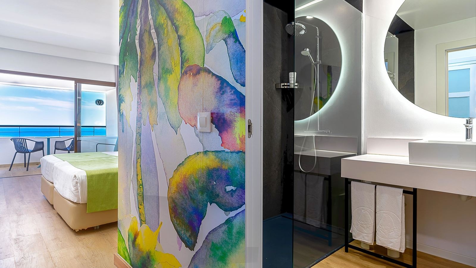 rooms-double-superior-room-sea-view-balcony