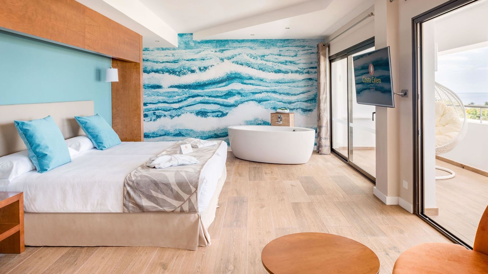 rooms-select-junior-suite-with-sea-view-balcony