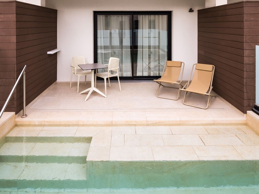 rooms-suite-2-bedrooms-with-private-pool