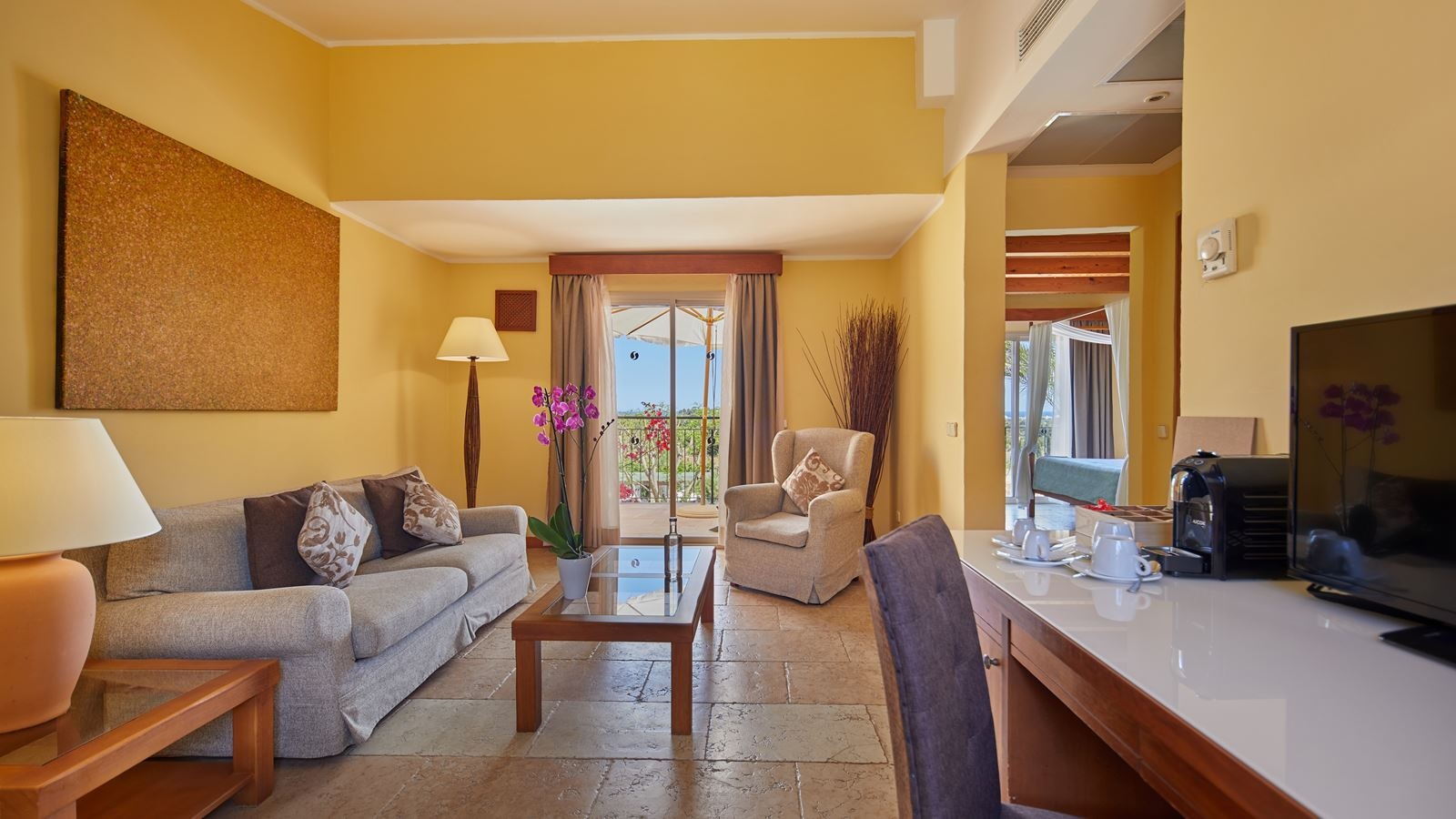 rooms-suite-superior-balcony-or-terrace