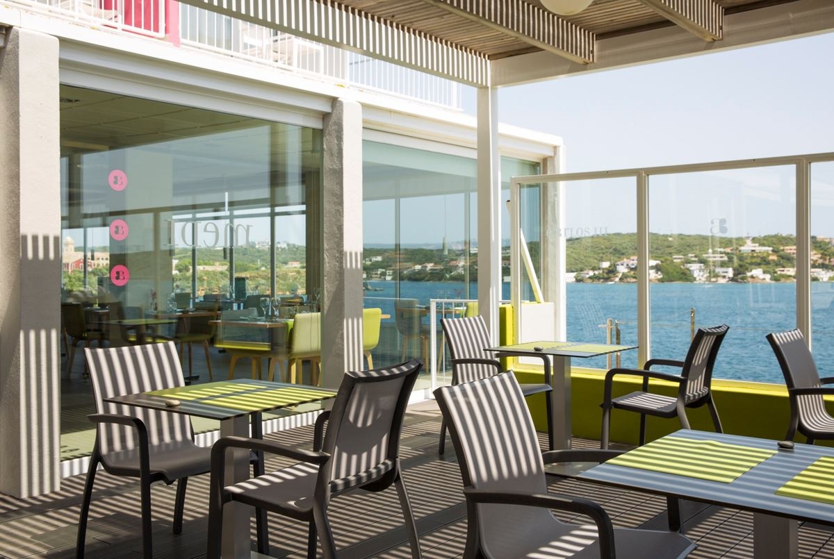 restaurants-dock-lounge--snack-bar