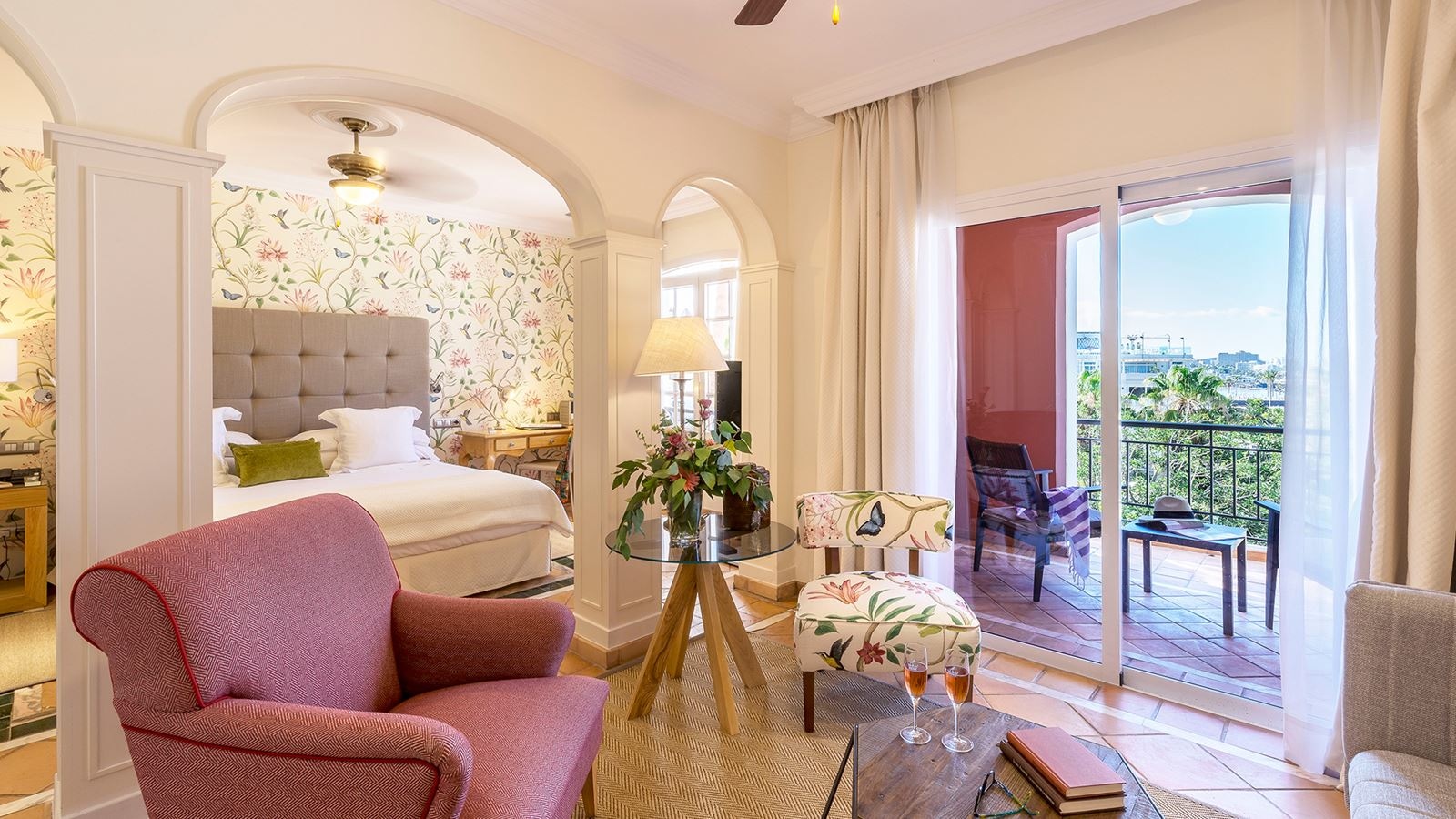 rooms-junior-suite-casas-ducales-with-balcony-or-terrace