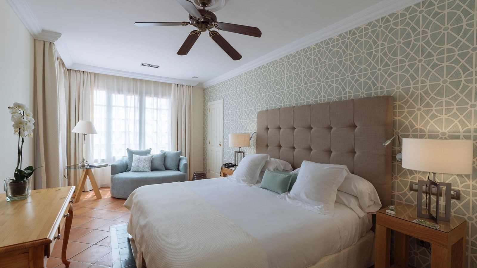 rooms-suite-casas-ducales-with-balcony-or-terrace