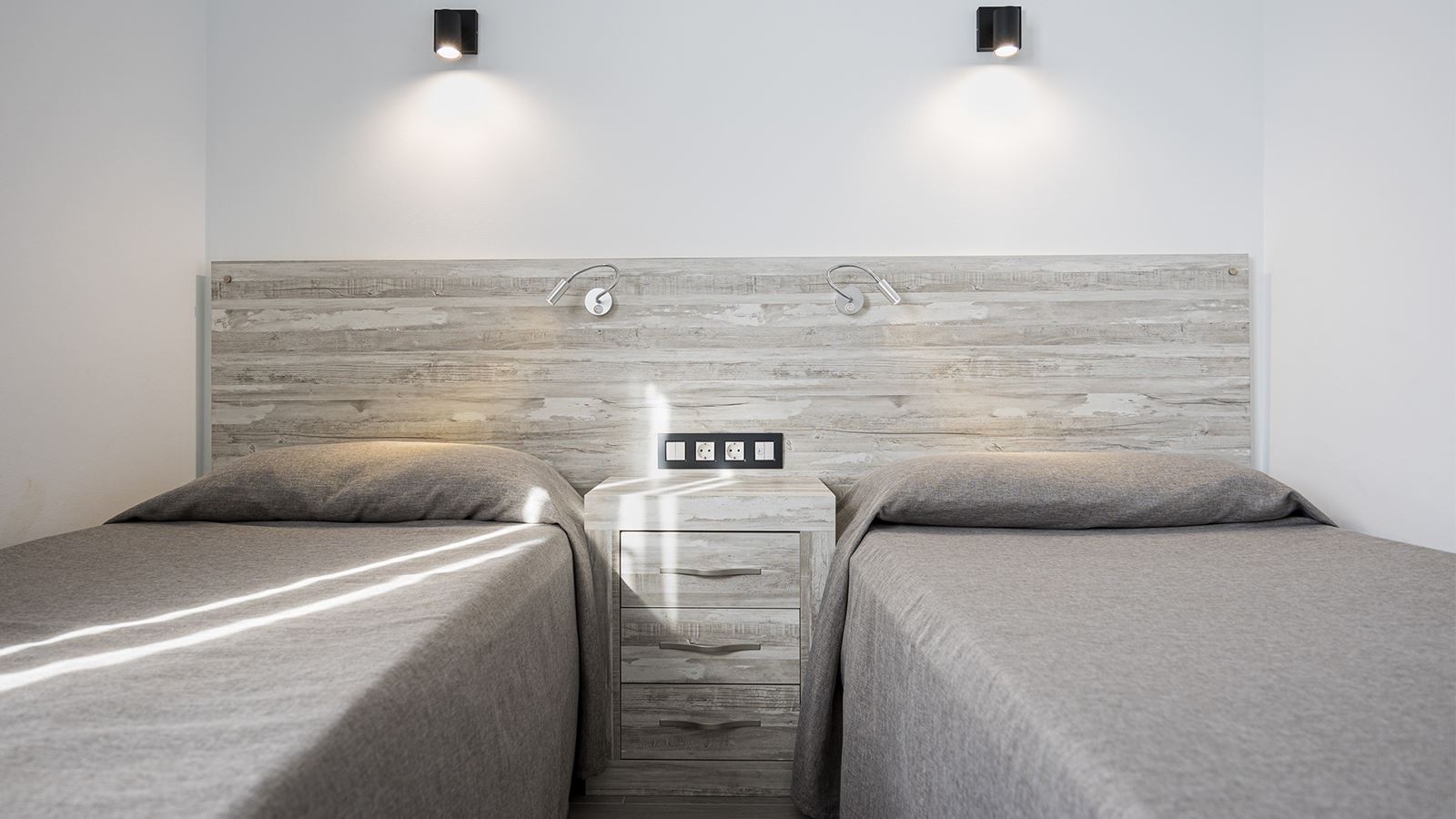 rooms-two-bedroom-apartment-with-balcony-and-terrace