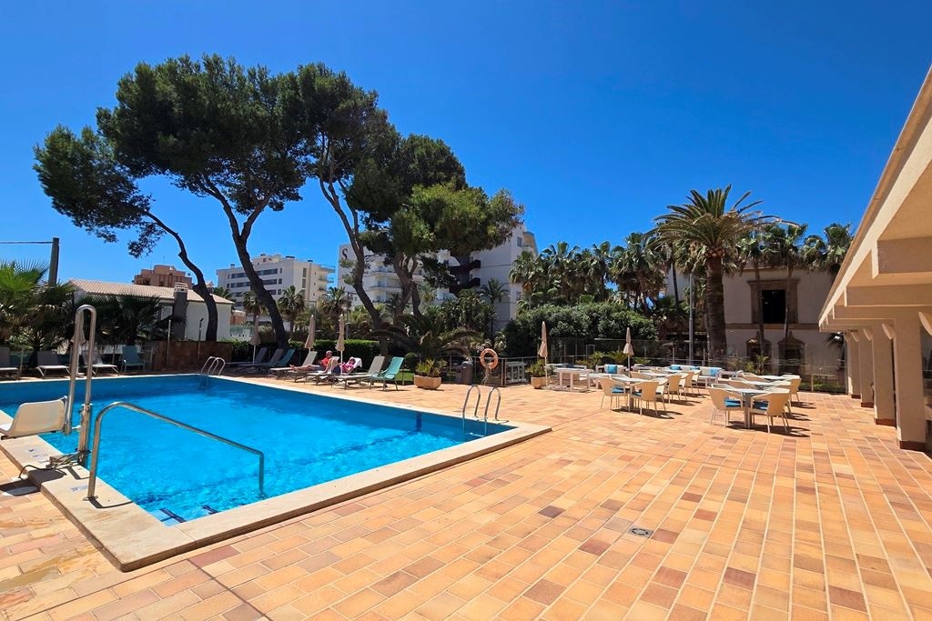 pools-outdoor--indoor-pool