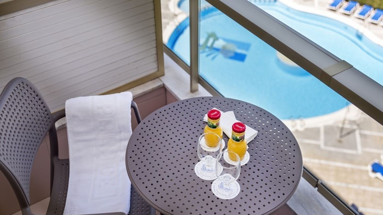 rooms-double-standard-room-poolview-balcony-or-terrace