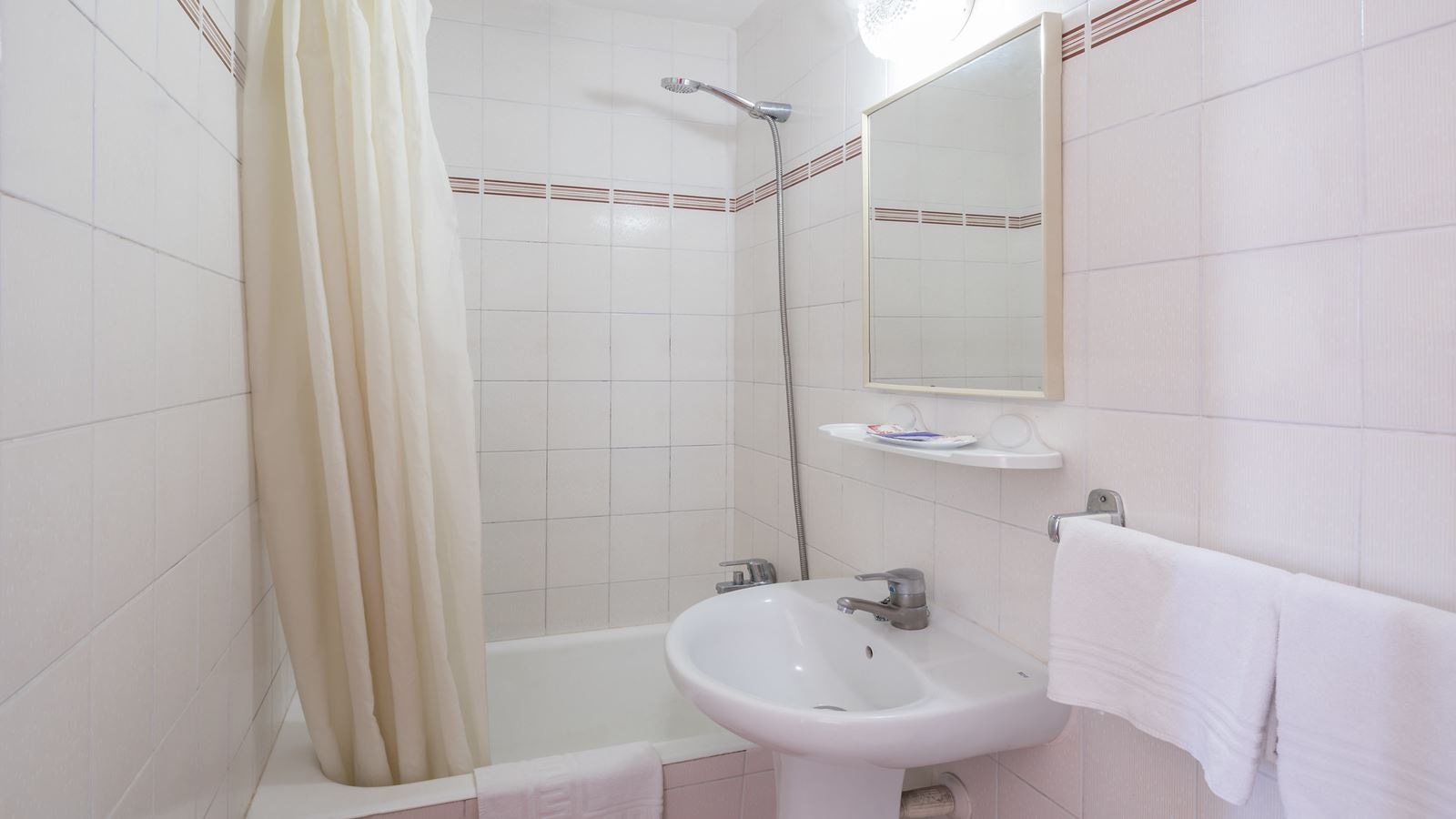 rooms-triple-balcony-or-terrace