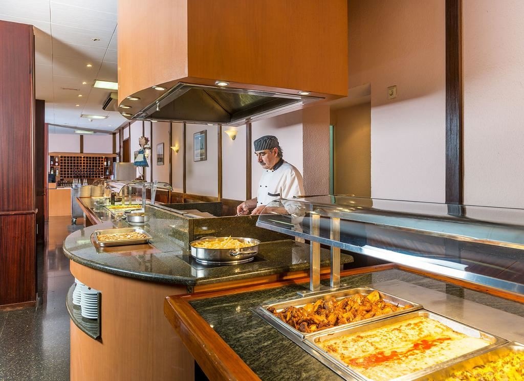 restaurants-restaurant