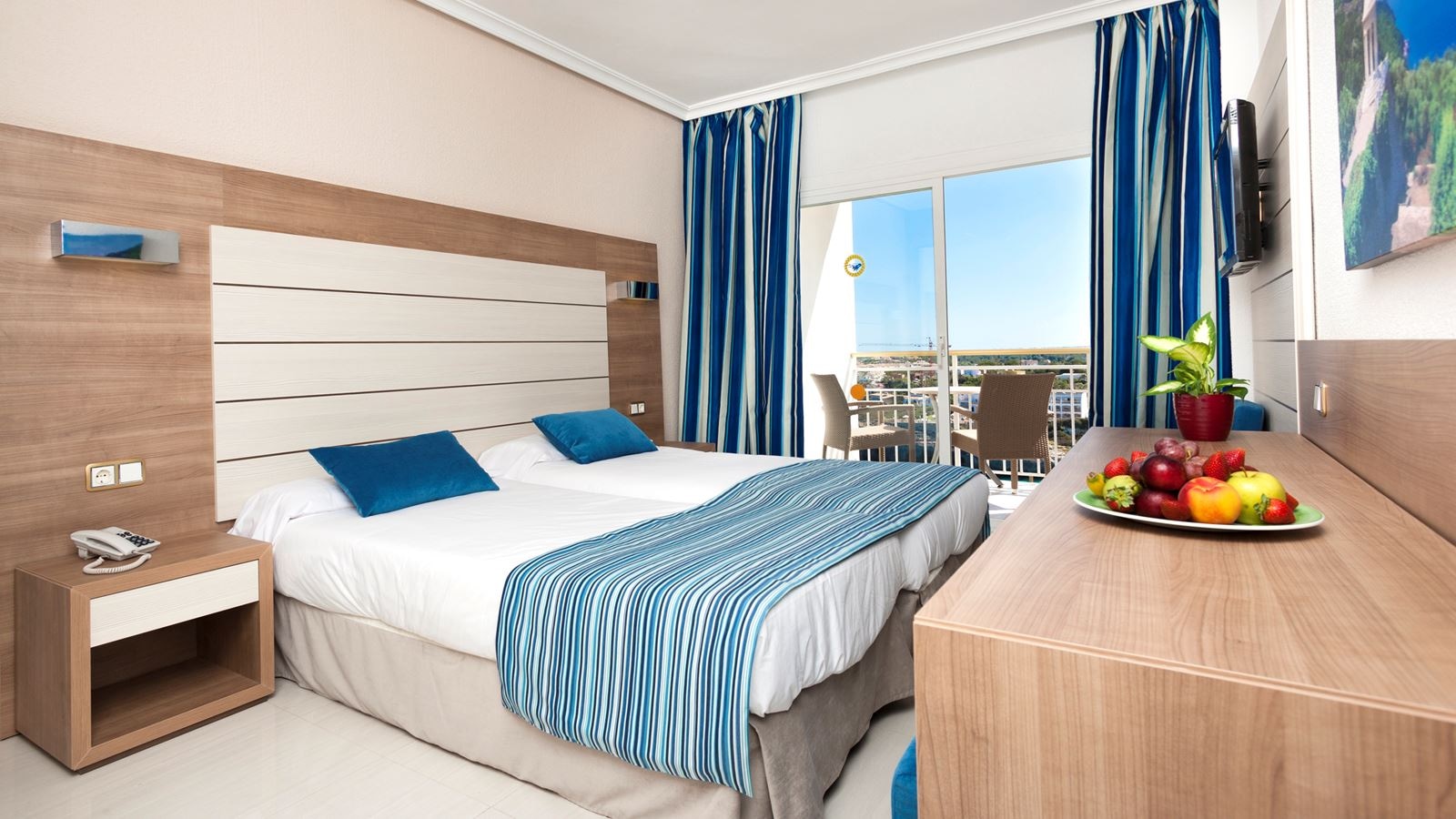 rooms-double-standard-high-floor-sea-view