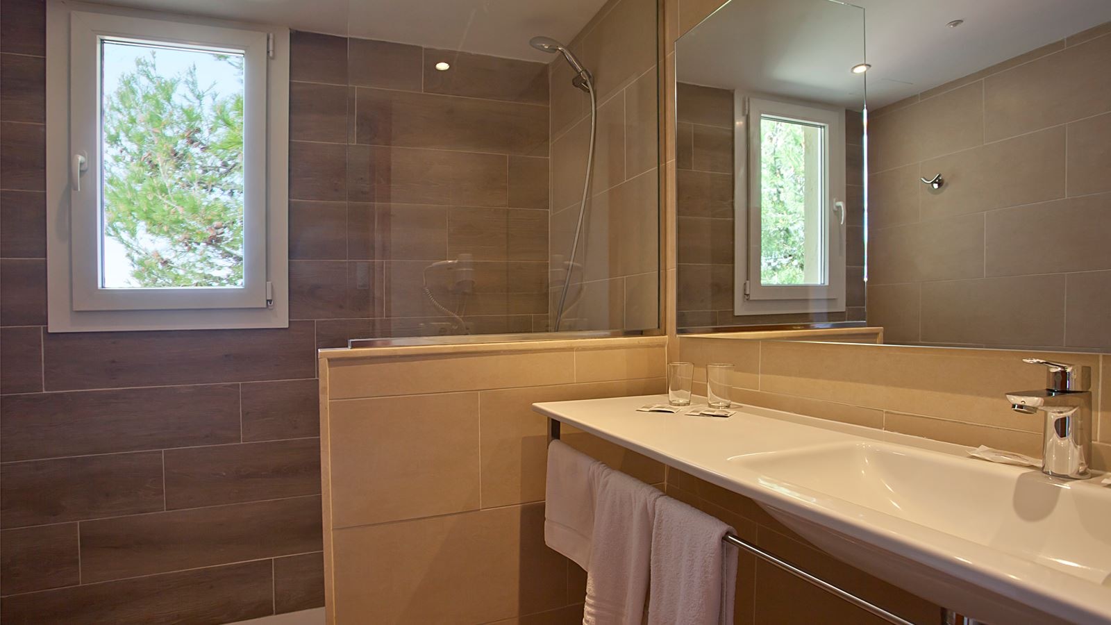 rooms-standard-studio-balcony-or-terrace