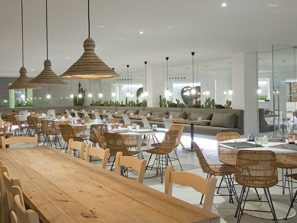 restaurants-snacks-at-the-bar