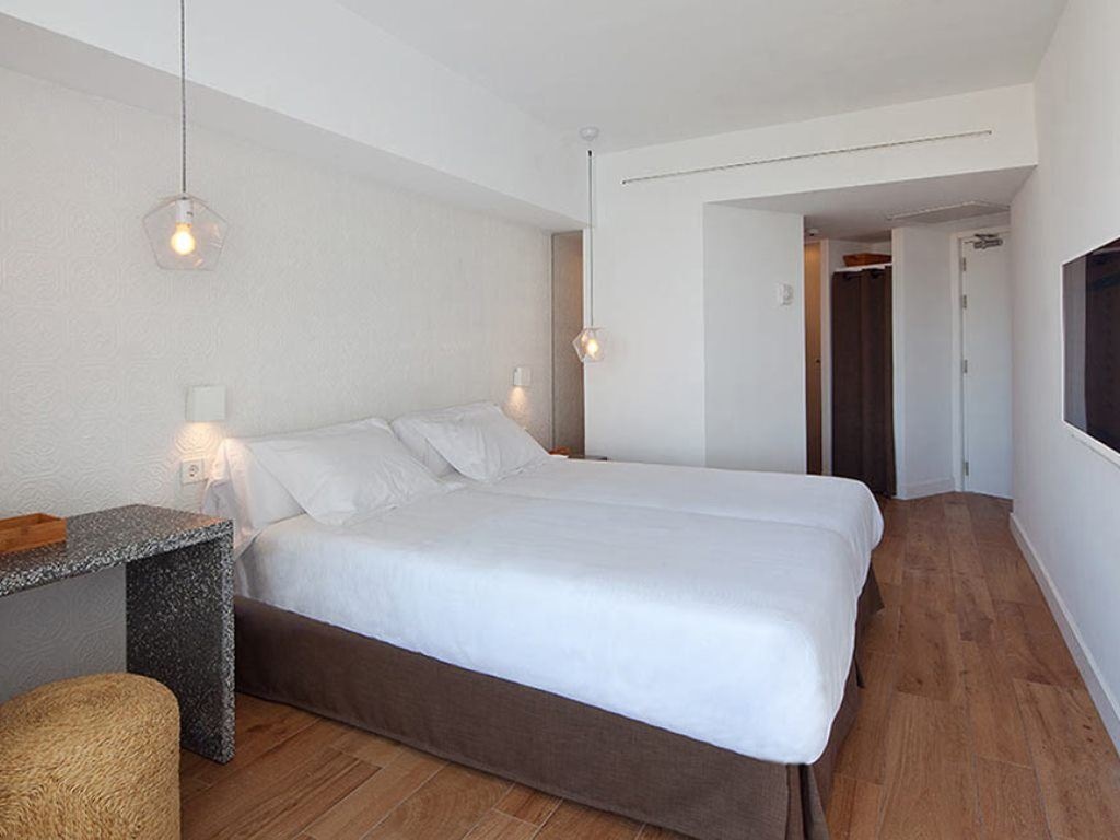 rooms-standard-room-with-balcony