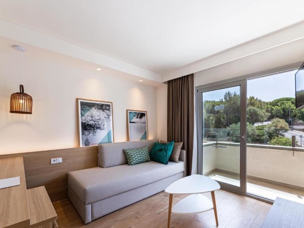 rooms-zs--suite-low-cost