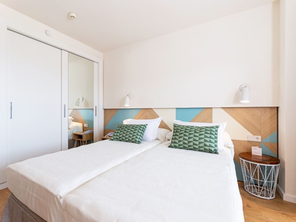 rooms-zs--suite-low-cost