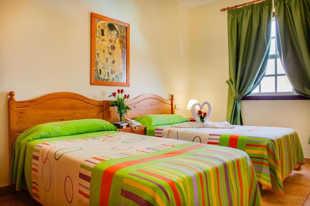 rooms-apartment-1-bedroom-balcony-or-terrace-economy