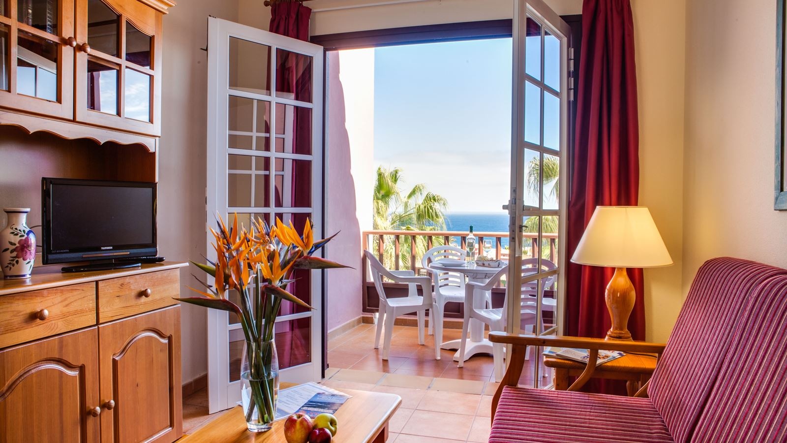 rooms-1-bedroom-standard-apartment-seav-view-balcony-or-terrace