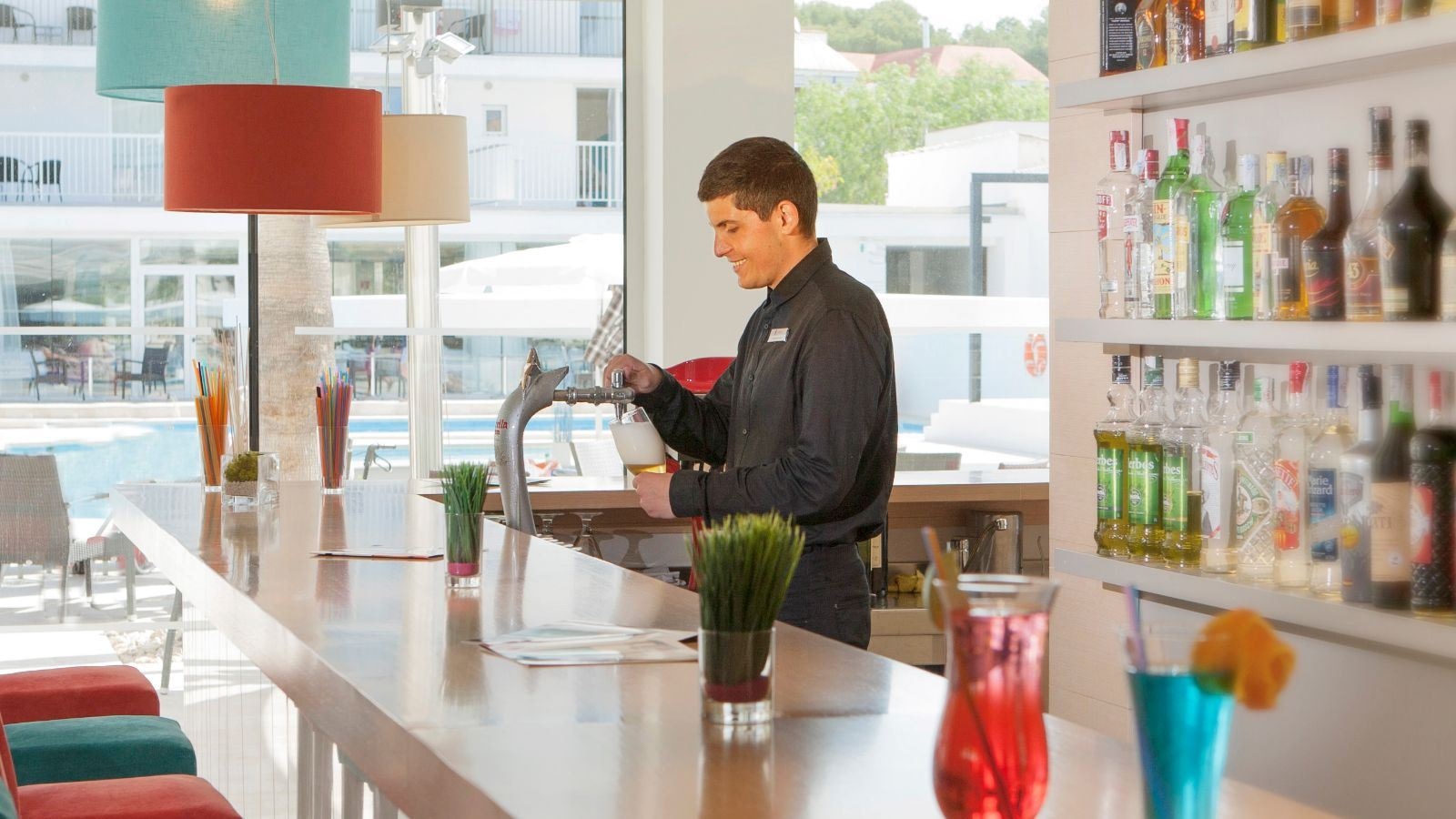 bars-poolside-snack-bar