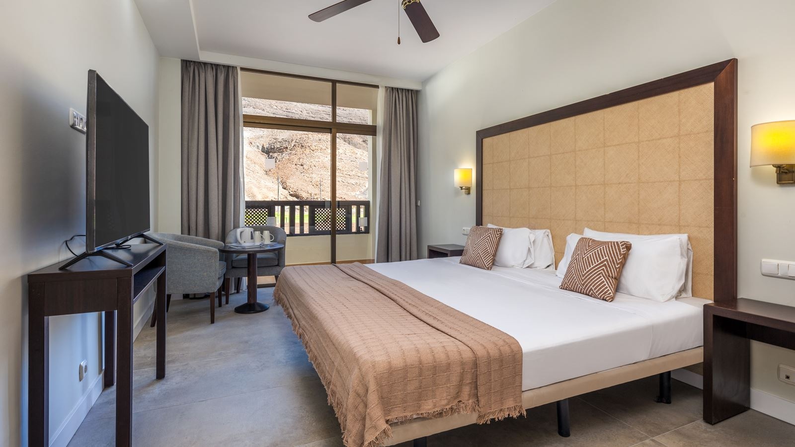 rooms-double-standard-room-with-balcony-or-terrace-dbl