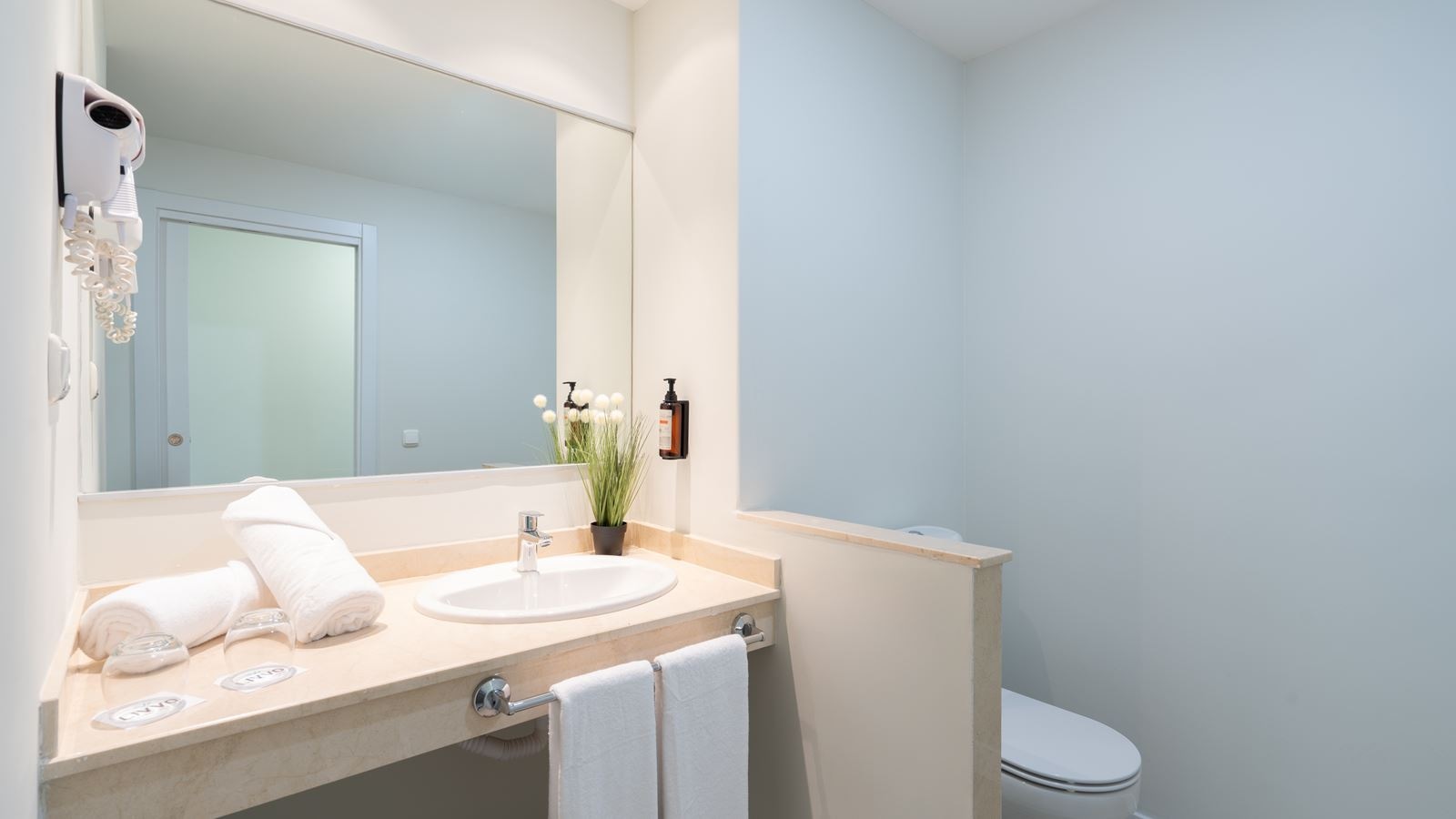 rooms-double-standard-room-with-balcony-or-terrace-dbl