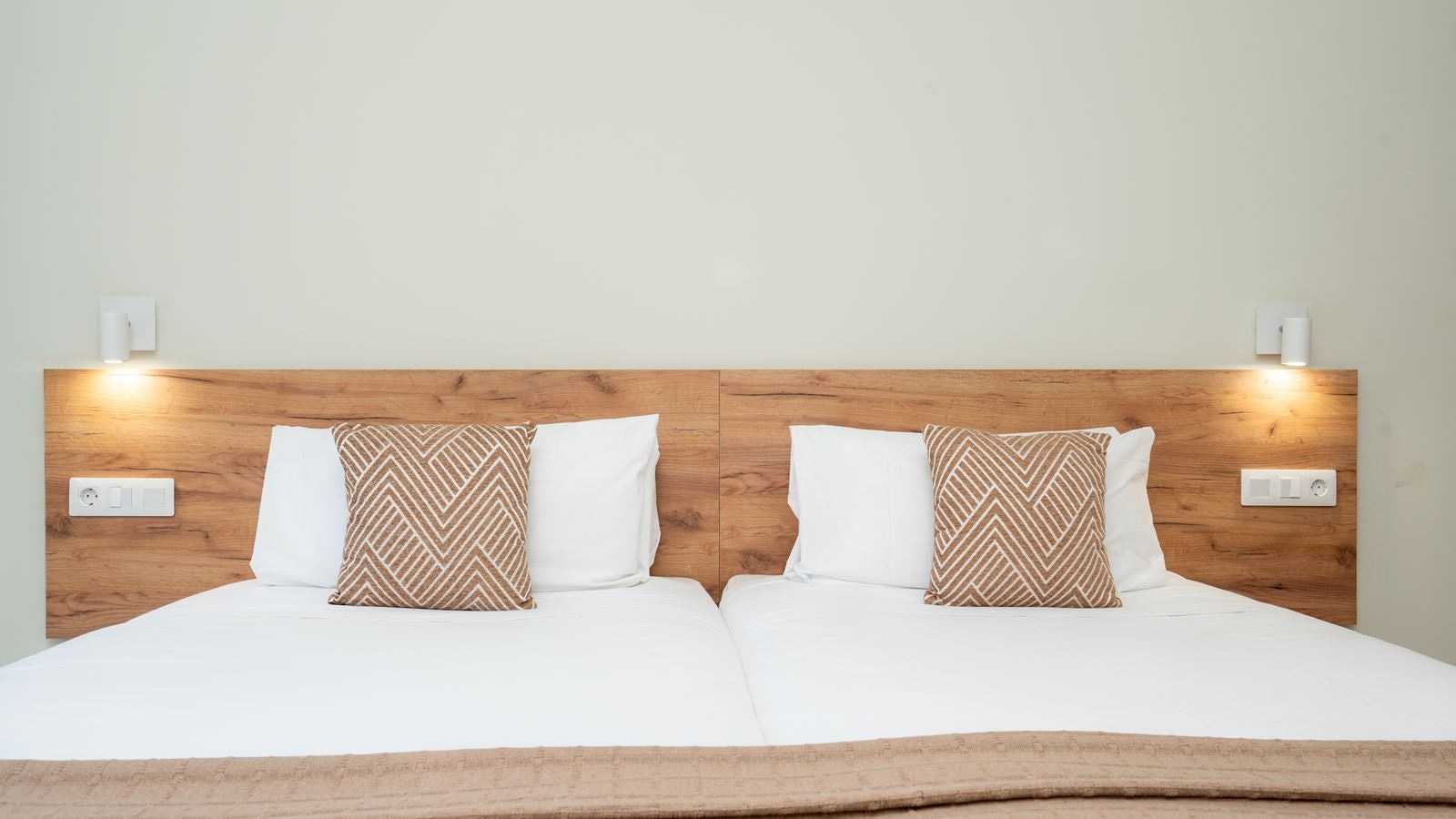 rooms-double-deluxe-room-with-balcony-or-terrace-dxe