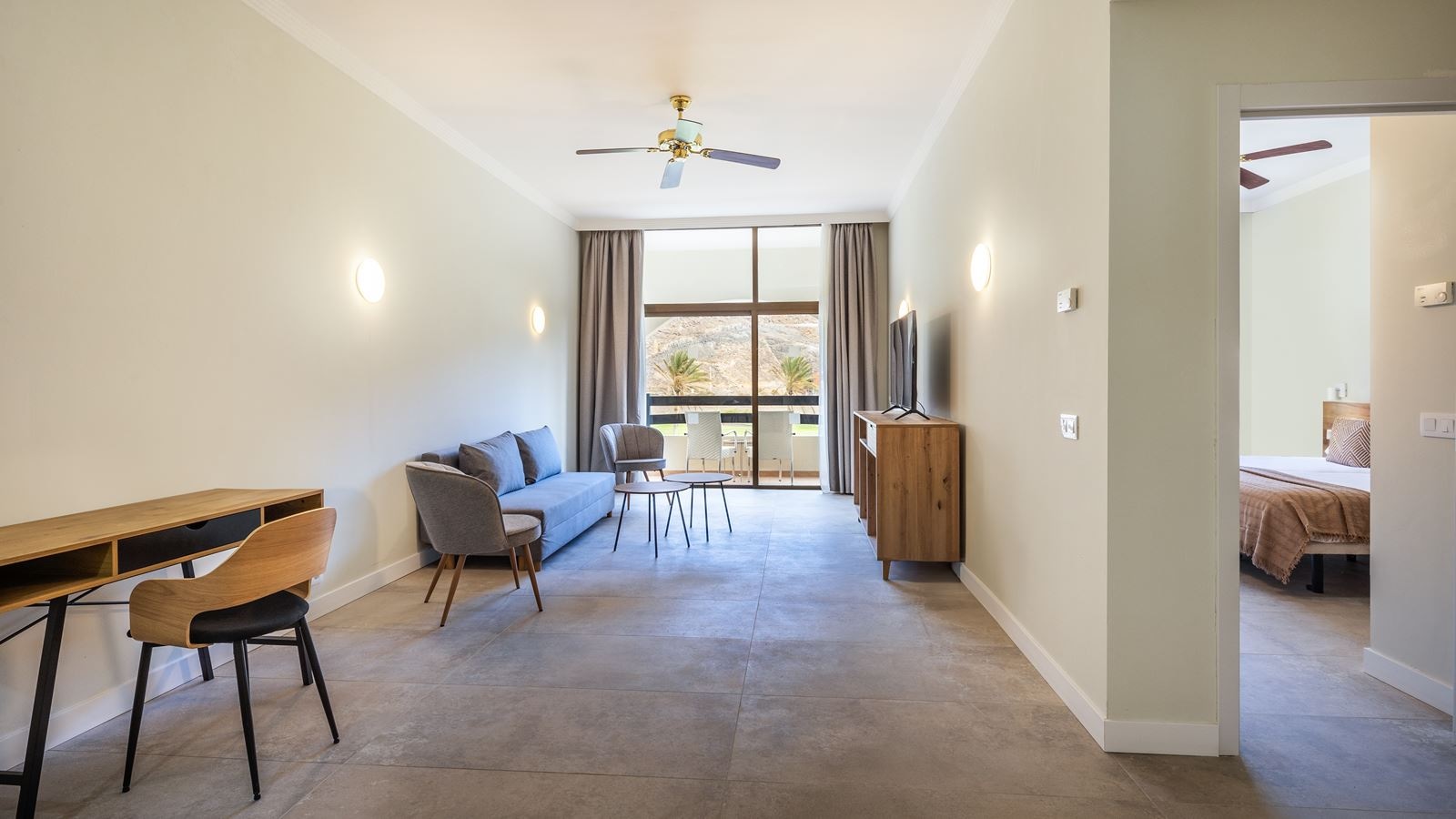 rooms-family-room-deluxe-with-balcony-or-terrace-fxe